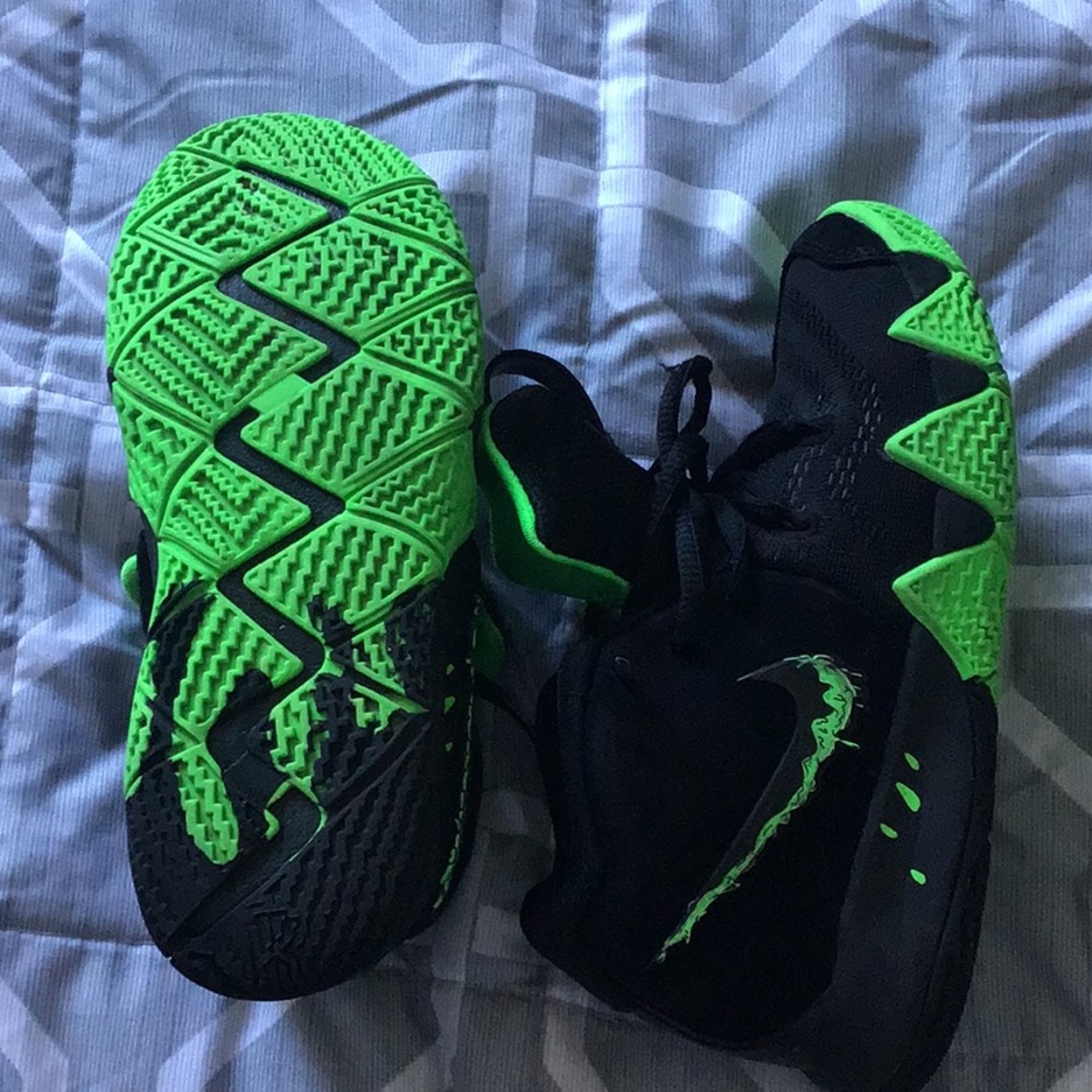 Little Boys Kyrie 4